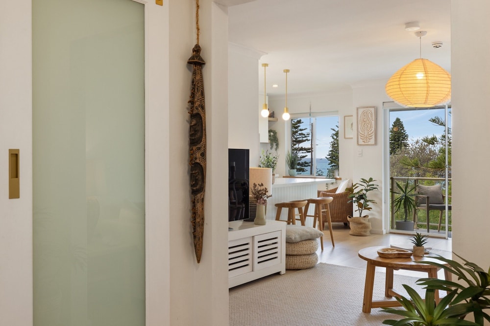 Sunrise Cove 2-bed Apartment at Newport Beach