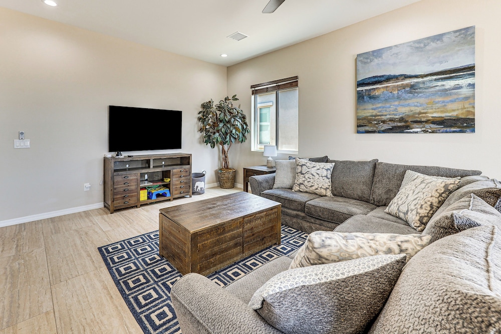 3 Mi to Colorado River: New-build Family Home!