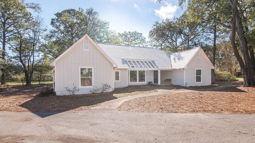 Great Place To Relax And Enjoy A Peaceful Vacation! 4 Bedroom Home by Peace Vacations view 2