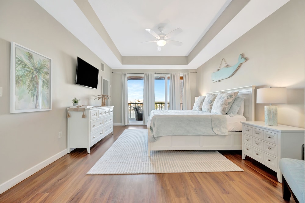 Harborview Grande Condominium