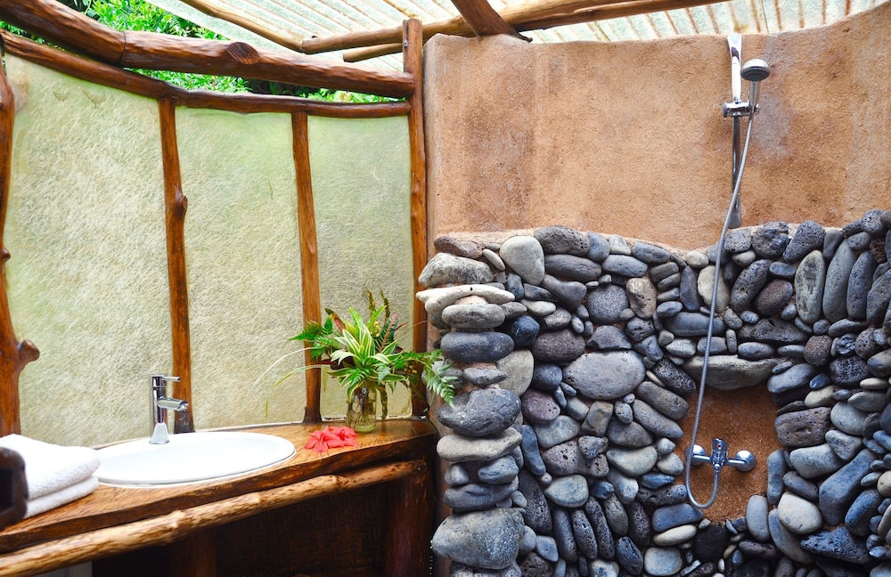 Vanira Lodge
