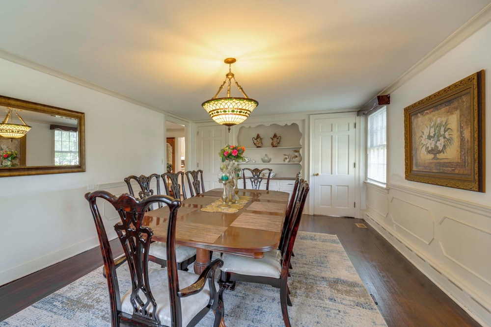 Near Lake Erie, Harbor & Parks: Conneaut Getaway!