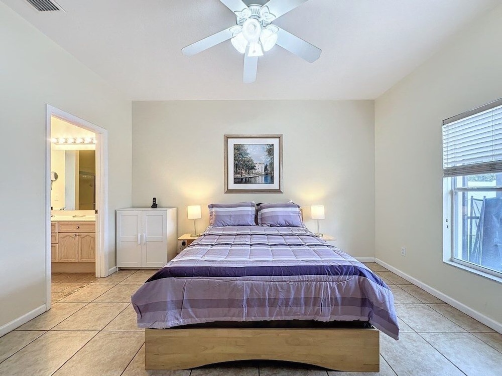Walk To Silver Spurs Rodeo And Heritage Park 4 Bedroom Home