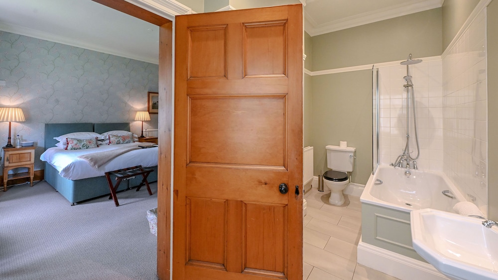 Newmarket Vacations - The Jockey Club Rooms - Property Image 67