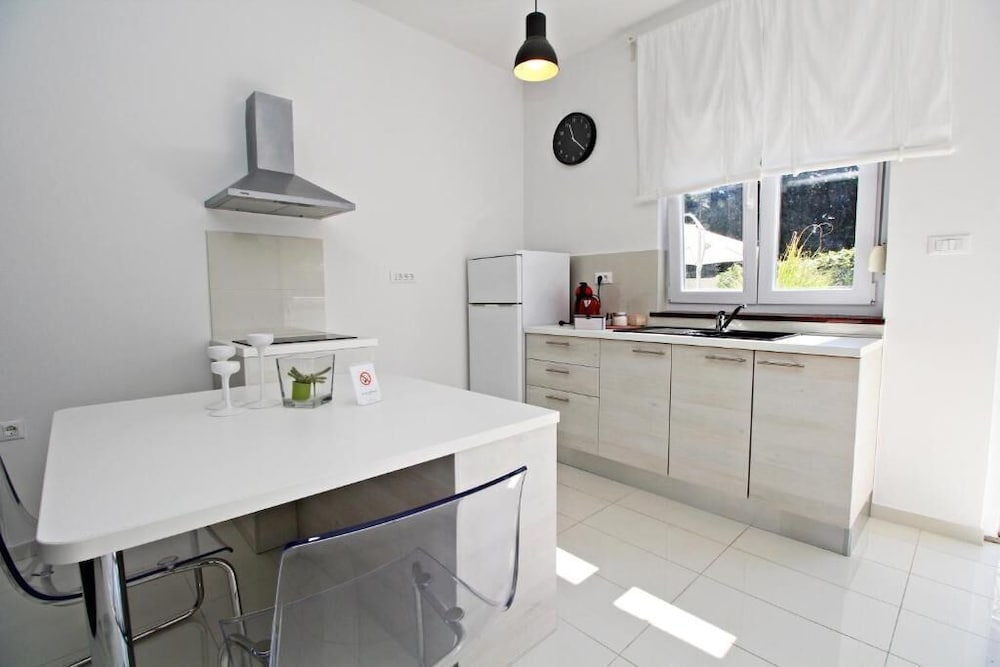 Luxury Apartments Gold and Grey view 5