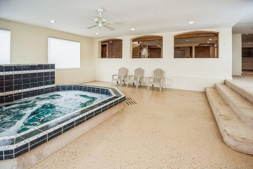 Luxury Villa with Mini Pool, Fireplaces & Scenic Views