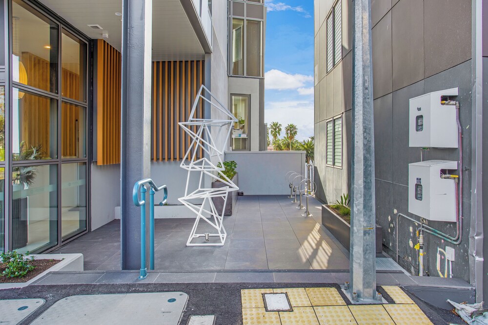 Augustus Harmony Apartment with Parking