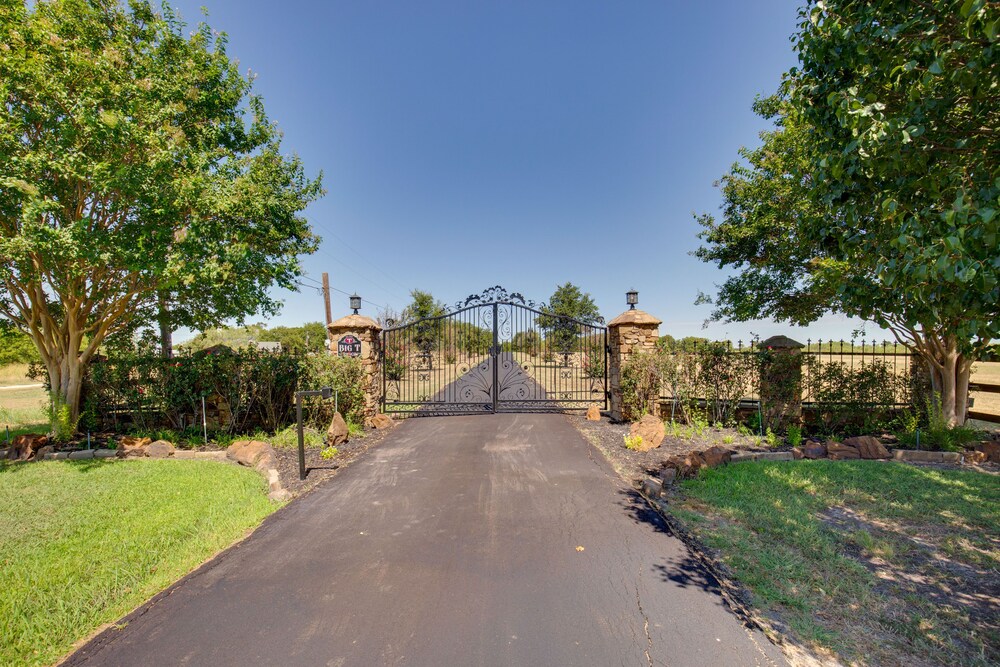 Gorgeous Royse City Retreat w/ Front Porch & Pond! view 2