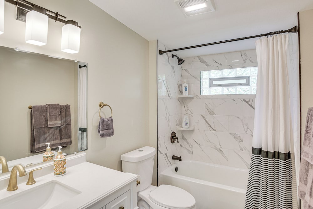 Charming Saint Paul Retreat: 7 Mi to Downtown!