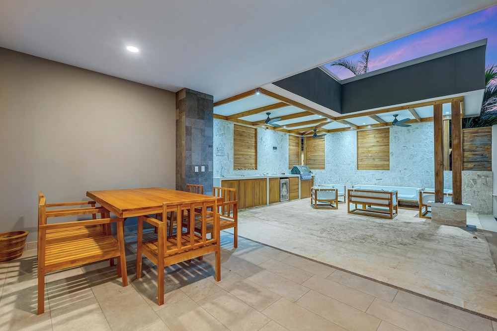 3 min to the Beach Private Pool Villa