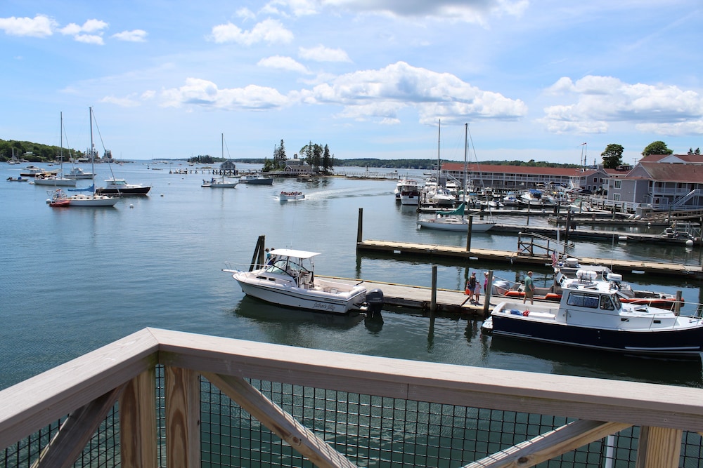 Fishermans Wharf Inn