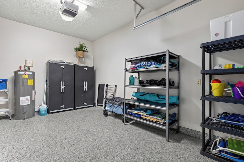 Escape to Sand Dollar Holler: Coastal Retreat, 3 Beds, 2.5 Baths, Sleeps 10!