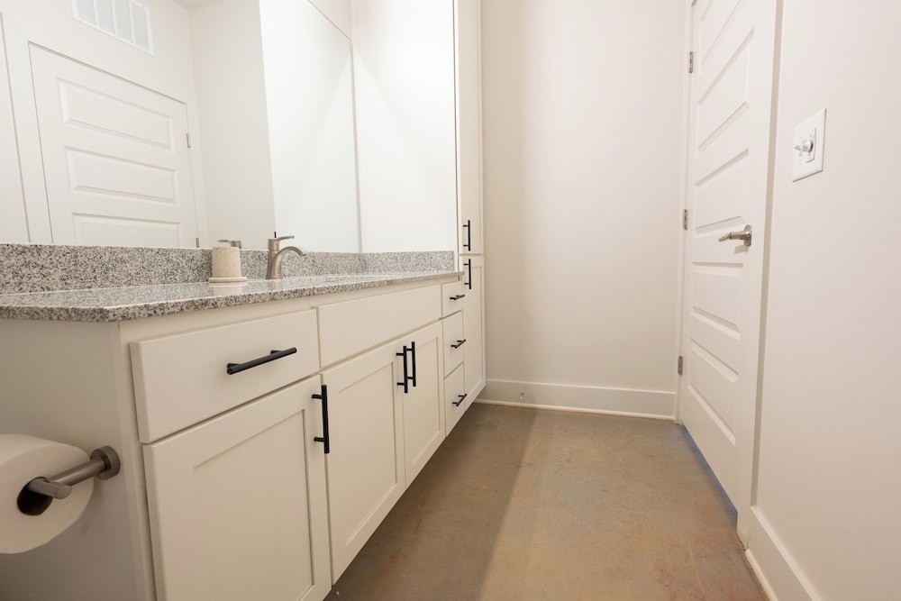 Landing Furnished Apartments - Northwest Charlotte