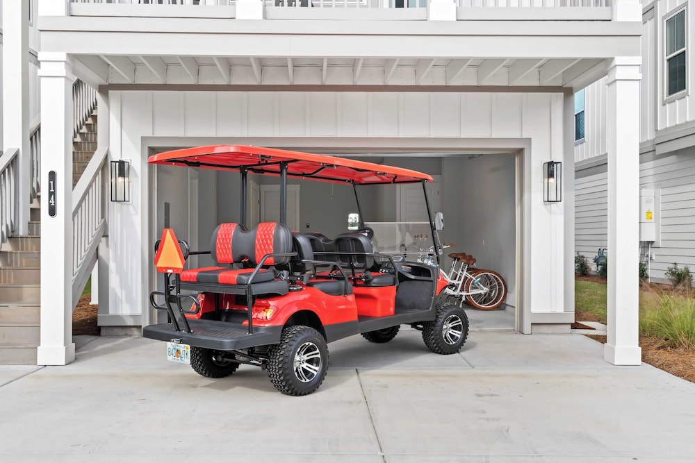 2 Homes in Inlet Beach by Avantstay Sleeps 24, Walk to Beach, Free Golf Cart, Rooftop Decks, Pool Access