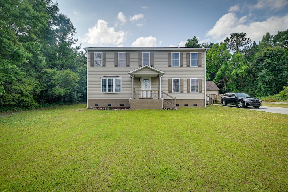 Group-friendly Myrtle Beach House w/ Deck