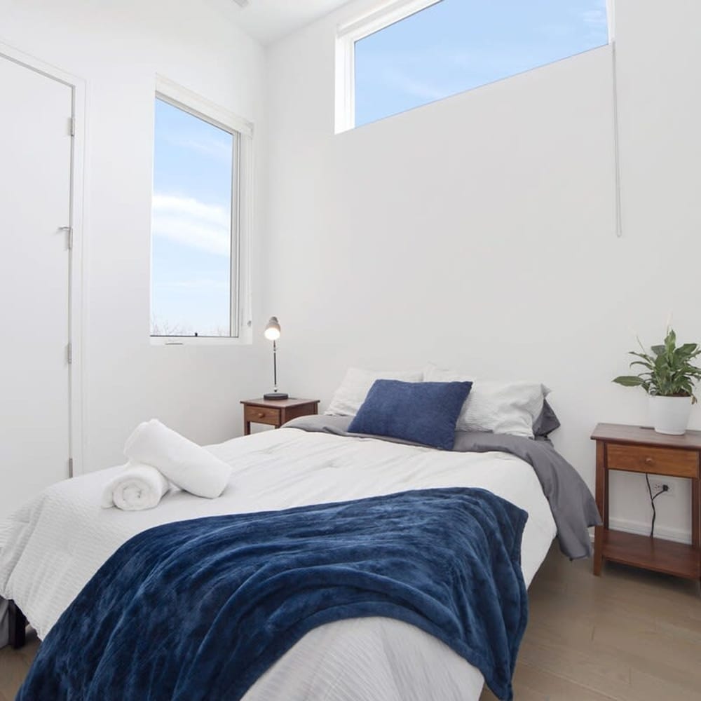 4-bedroom Penthouse w 2 Large Balconies Rooftop