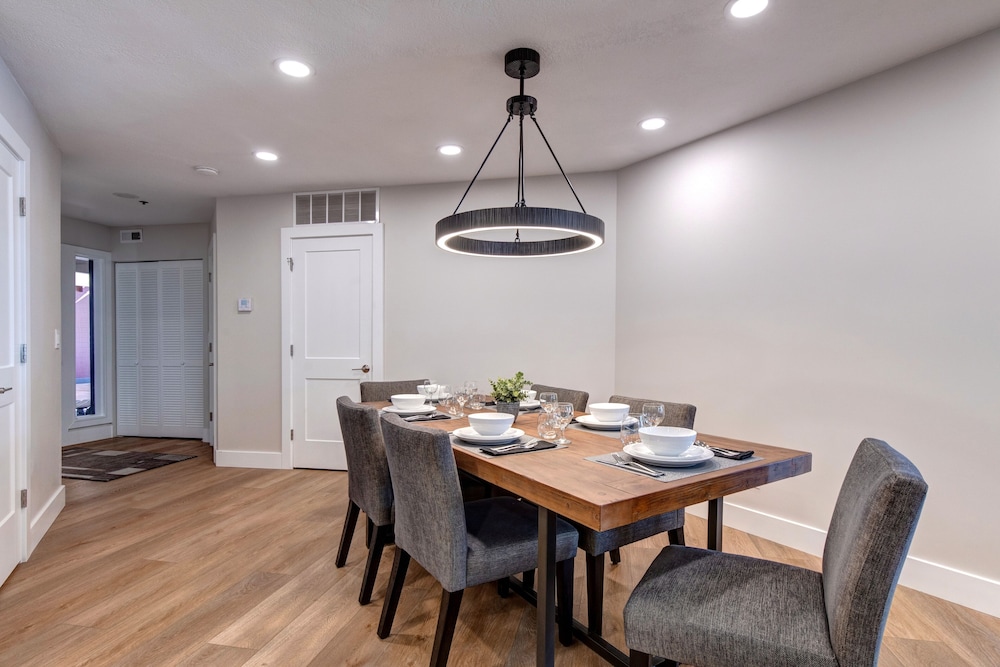 Silver Cliff Village 103 2 Bedroom Condo by RedAwning view 5