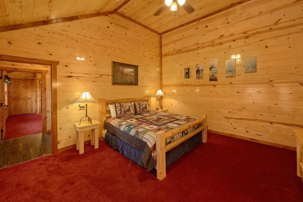 Paradise Point Pool Lodge Holiday home 6 view 2
