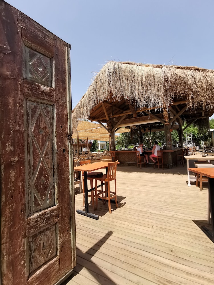 Kefi Beach ve Süitler - Image 54