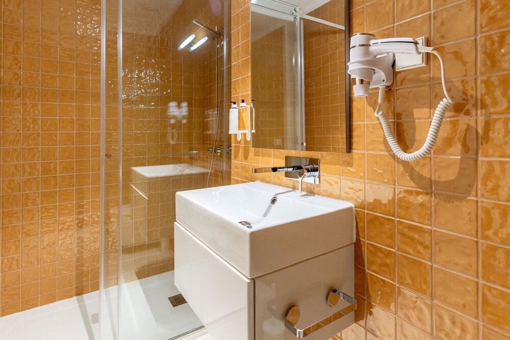 Feel Porto Cl Rigos Charm Flat 1 2