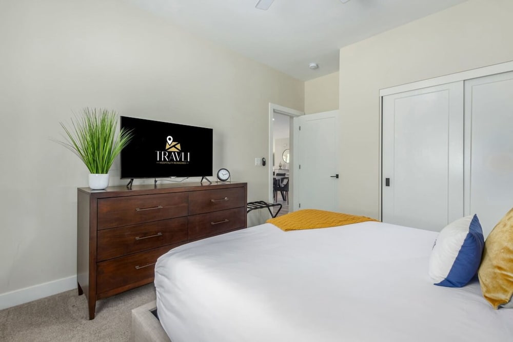 Modern Arcadia Estate Htd Pool Bikes Chef Kitchen