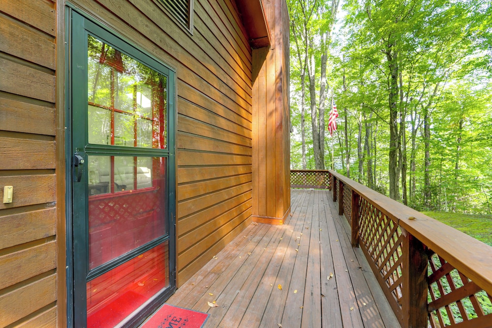Smoky Mtn Cabin, 7 Mi to Cataloochee Ski Area!