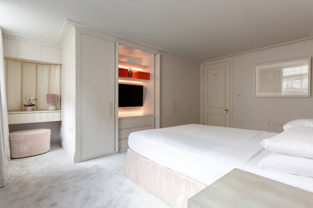 Eaton Mews South by Onefinestay