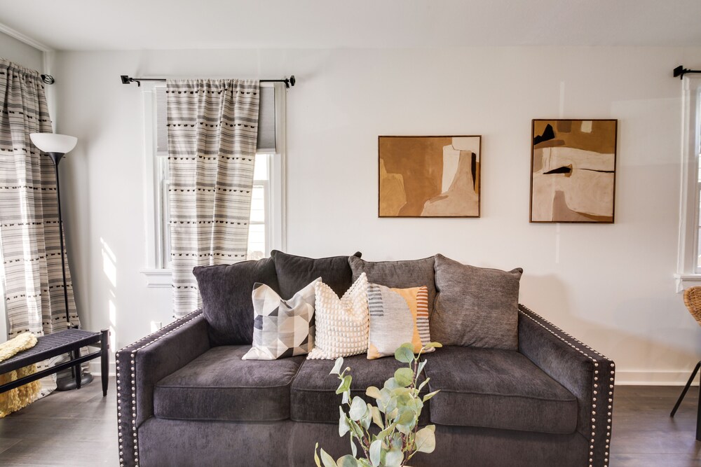 4 Mi to French Quarter: Walkable Apt w/ Yard
