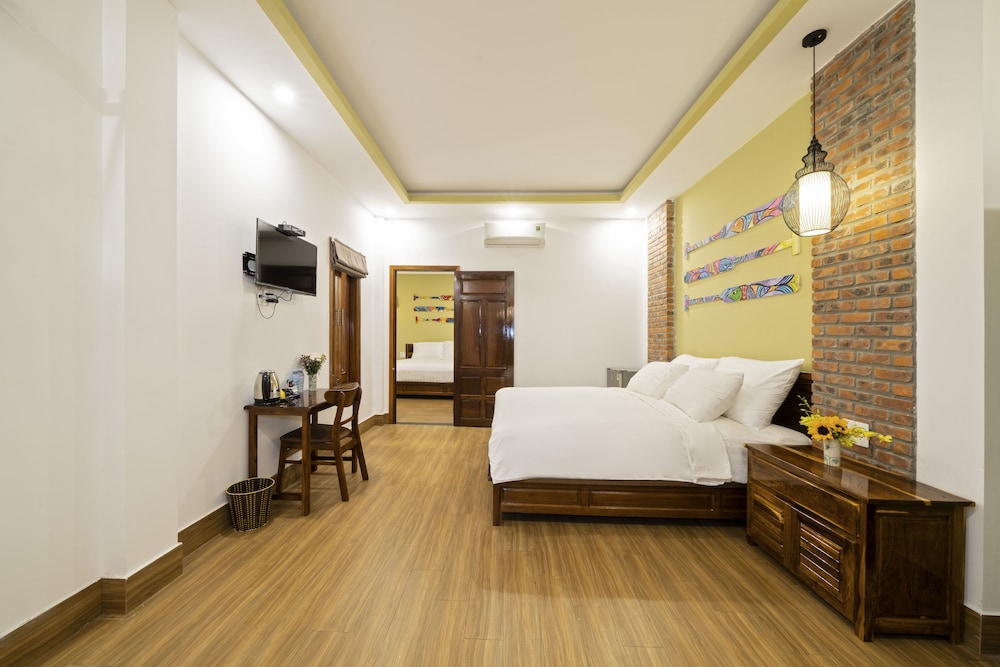 Blue Whale Homestay