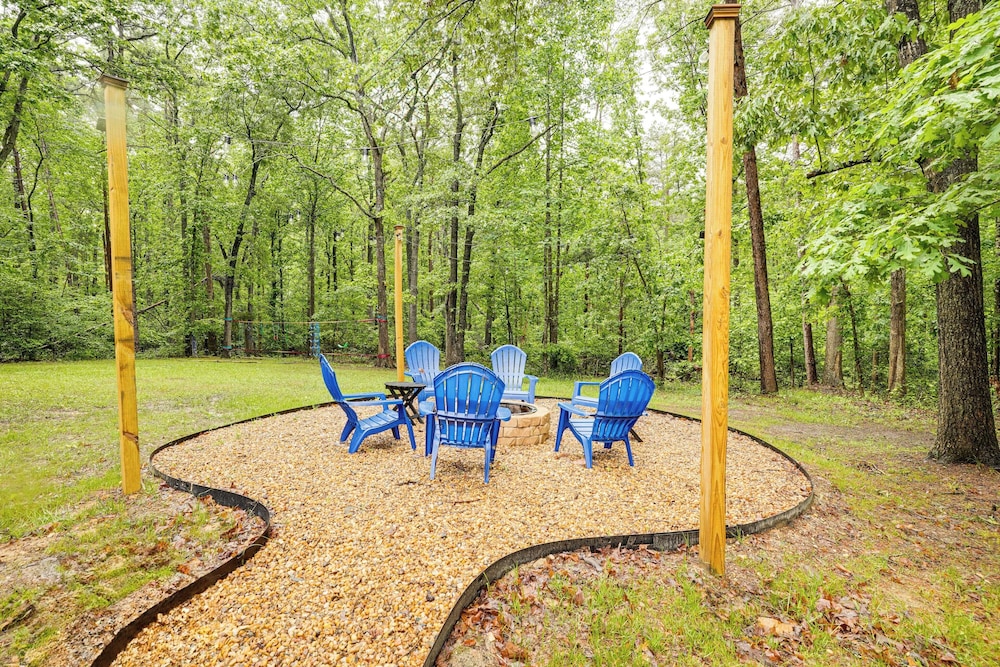 Mineral Cottage w/ Fire Pit: Steps to Lake Anna! view 5