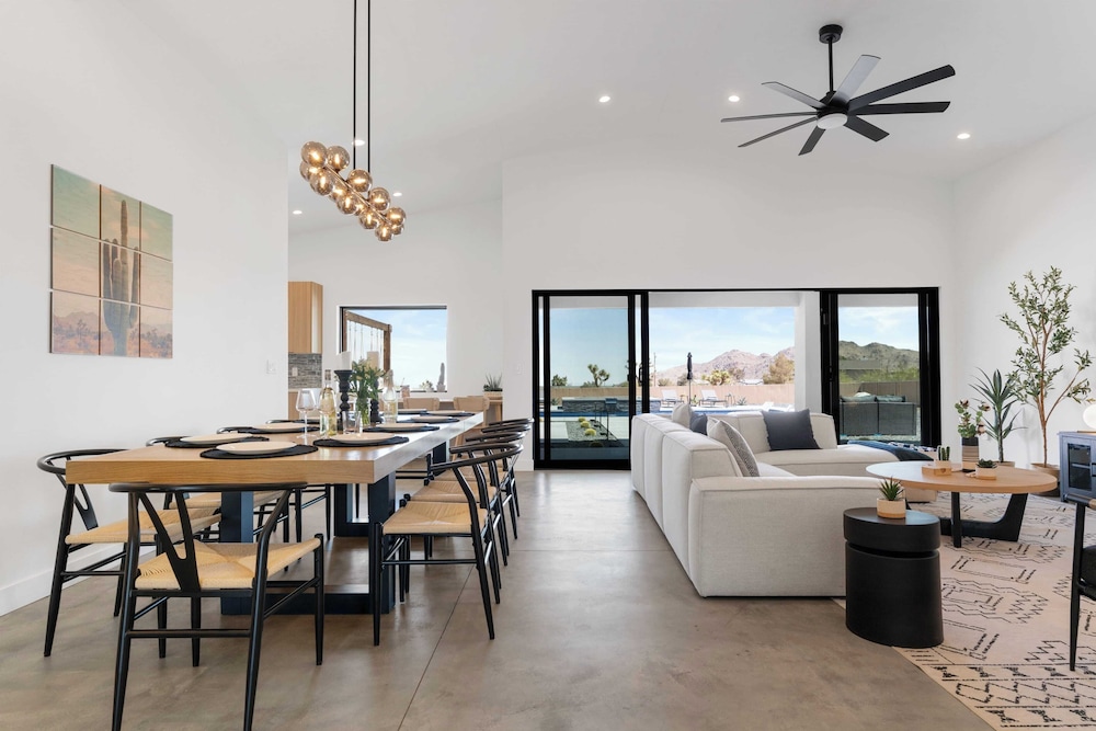 Bocce, Pool+spa, Game Room, Firepit Modern Oasis Yucca Haven by Avantstay