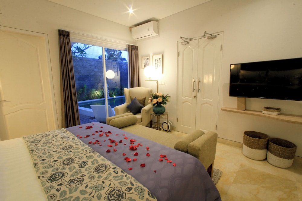 Saka Luxury Villa