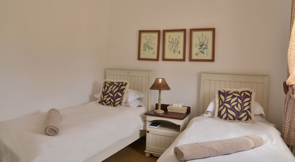 De Hoop Equipped Cottages view 3