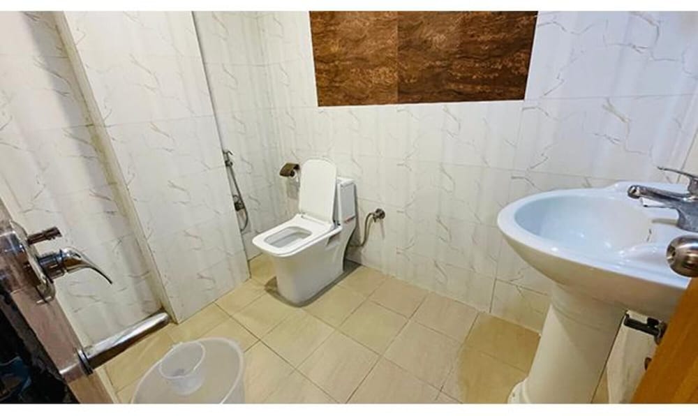 Hotel HSP Suites - Near IGI Airport - New Delhi