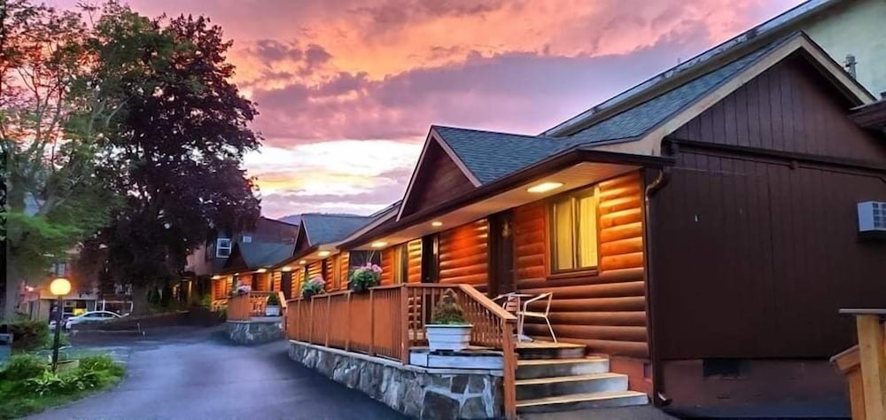 Lake Crest Inn