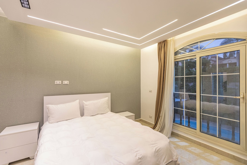 Host Prime Paradise Villa At Rehab City