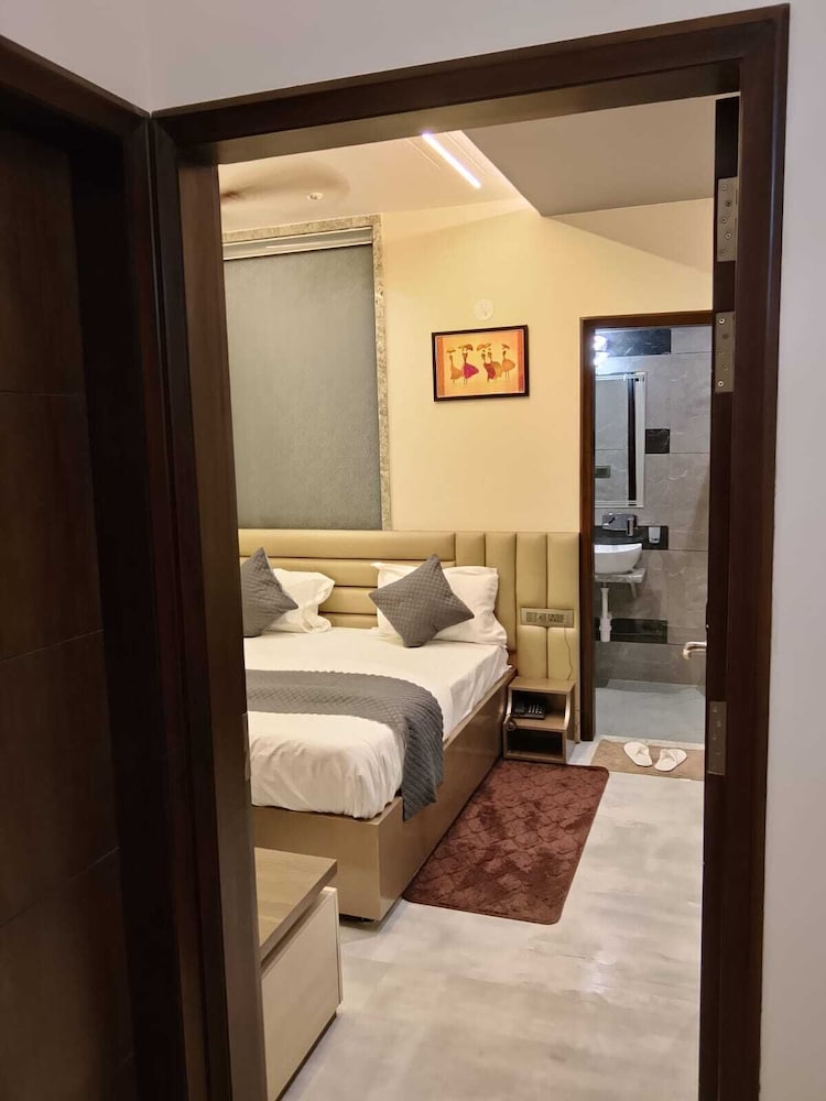 Hotel Sky Inn