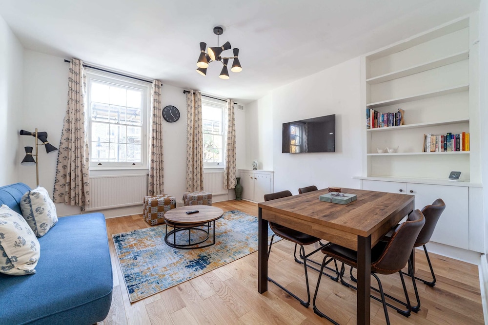 Period Victorian Abode In Idyllic Kings Cross