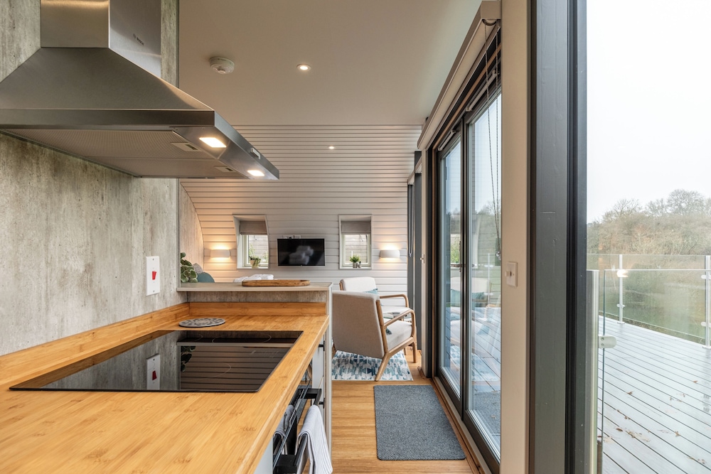 Sustainable Pod on Old Chalford Farm
