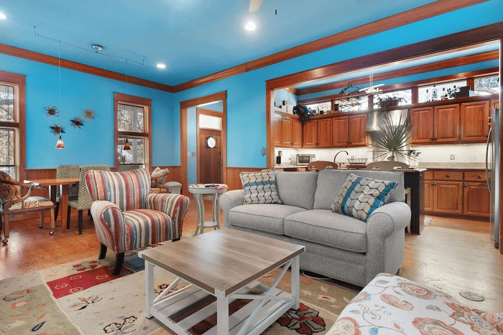 30A Grayt'n Greatful by Avantstay Charming Home+cottage, Walk to Western Lake