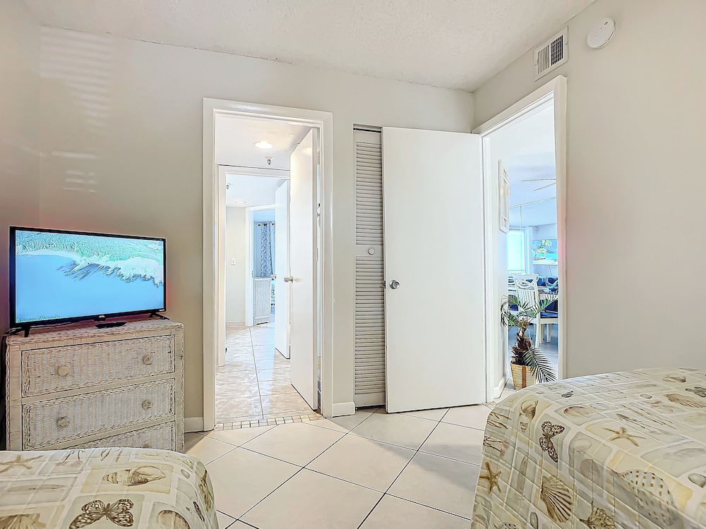 Oceania Beach Club