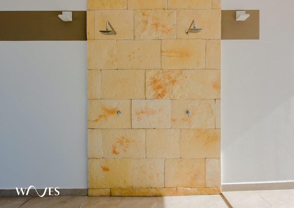 1 Rec Steps From the Beach Rooftop Pool