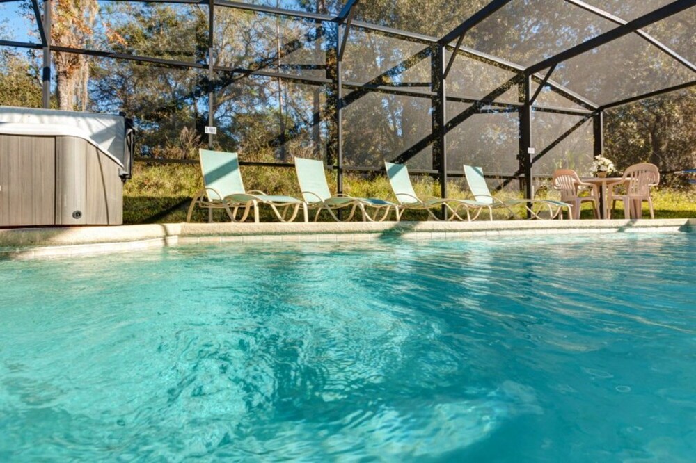 SKC Villa Emerald Island Resort - Image 2