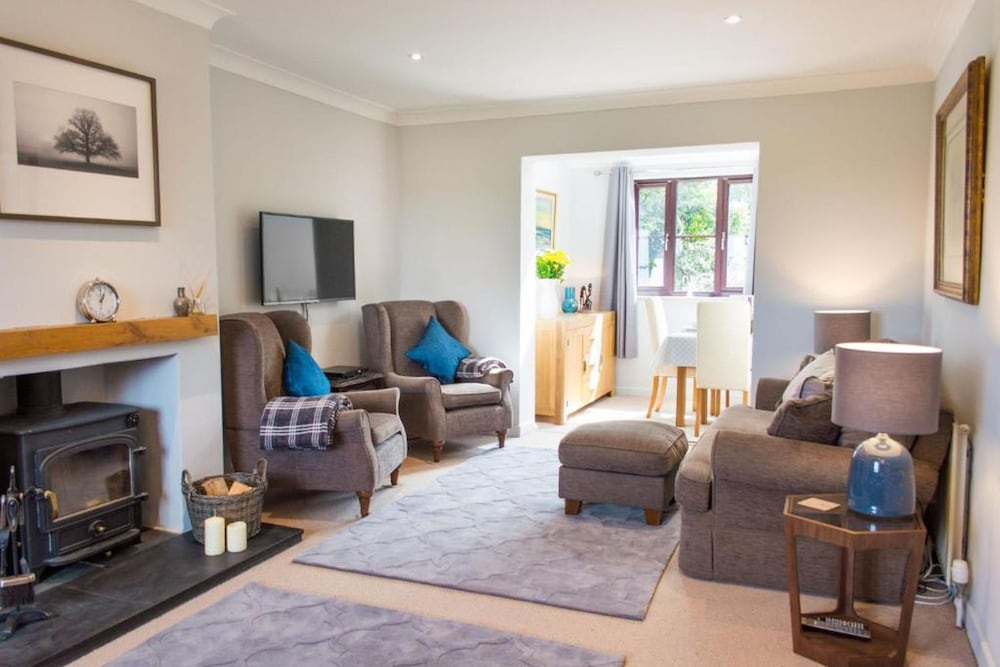 Host Stay Laylands Yard