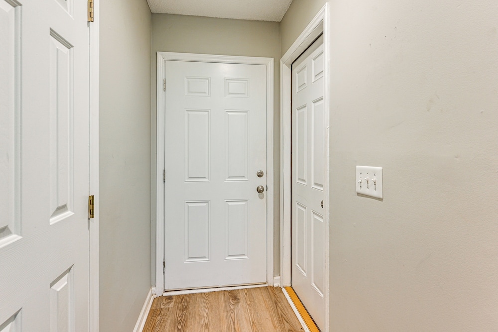 1 Mi to ECU Hospital: Greenville Home w/ Yard!