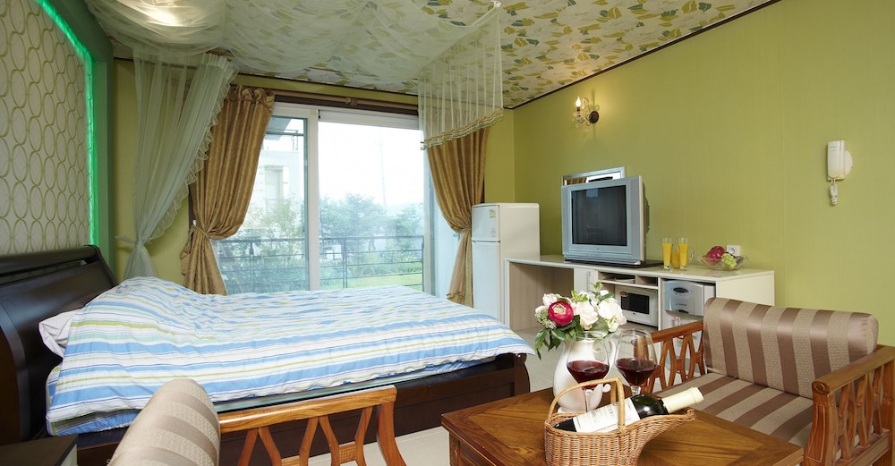 Club Olympia Pension & Resort