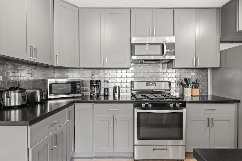 Spacious Family Friendly House in Central Location