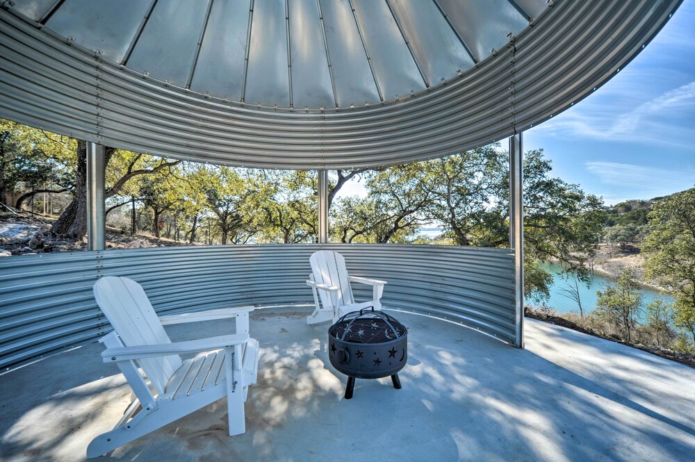 Modern Studio w/ Mtn Views & Lake On-site!