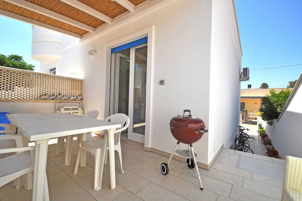 Villa Sacher Sleeps 12 Just 100 Metres From the sea