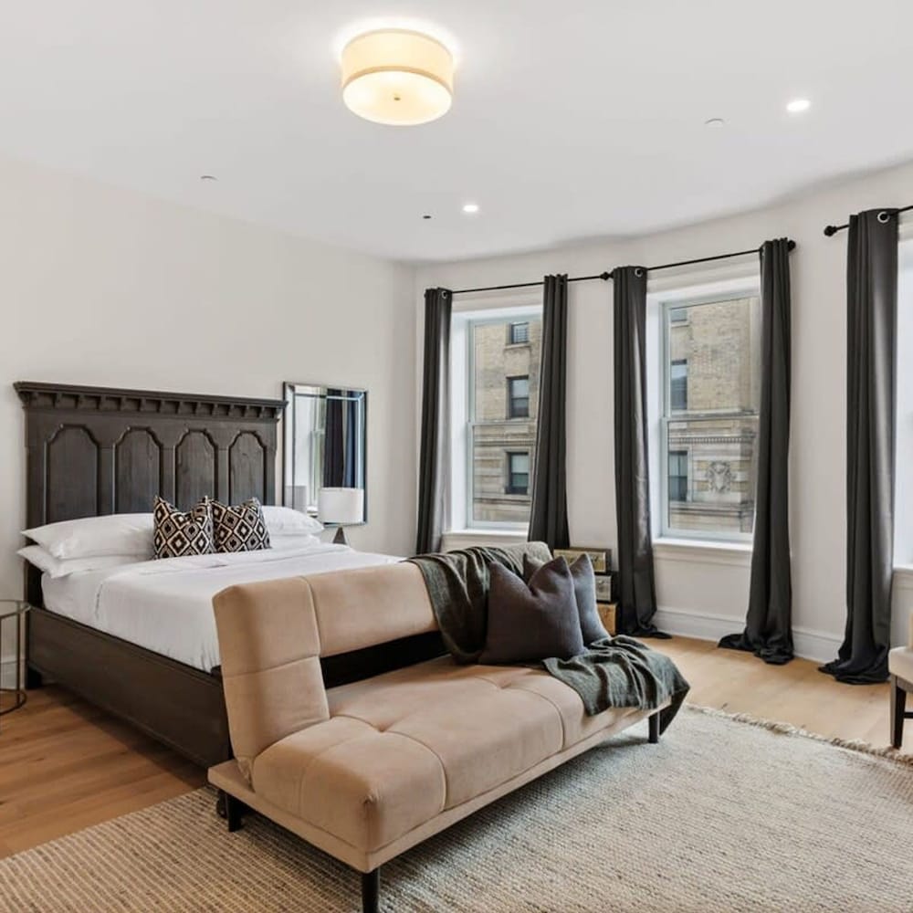 Riverside by Rove Travel 7BR Modern Townhouse